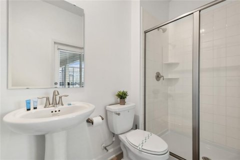 Casa en venta en Kissimmee, Florida, 6 dormitorios, 349.31 m2 № 1801475 - foto 21