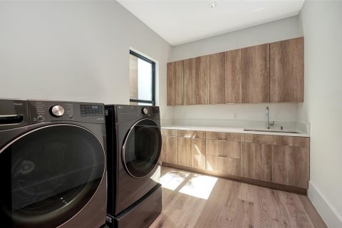 Casa en venta en Sarasota, Florida, 5 dormitorios, 422.24 m2 № 2098730 - foto 28