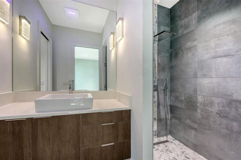 Casa en venta en Sarasota, Florida, 5 dormitorios, 422.24 m2 № 2098730 - foto 24