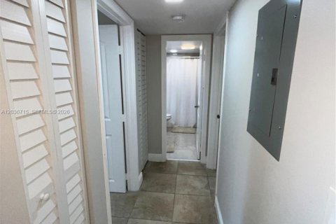 Снять в аренду кондоминиум в Дания-Бич, Флорида 2 спальни, 110.55м2, № 2085166 - фото 9