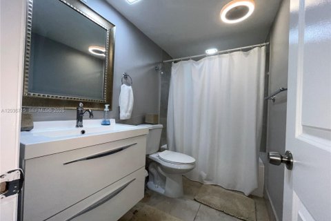 Снять в аренду кондоминиум в Дания-Бич, Флорида 2 спальни, 110.55м2, № 2085166 - фото 12