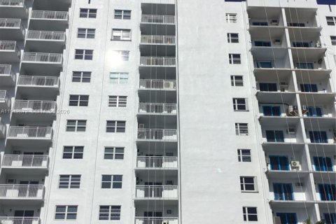 Copropriété à vendre à Fort Lauderdale, Floride: 1 chambre, 60.11 m2 № 1999177 - photo 7