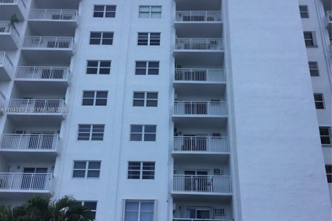 Copropriété à vendre à Fort Lauderdale, Floride: 1 chambre, 60.11 m2 № 1999177 - photo 3