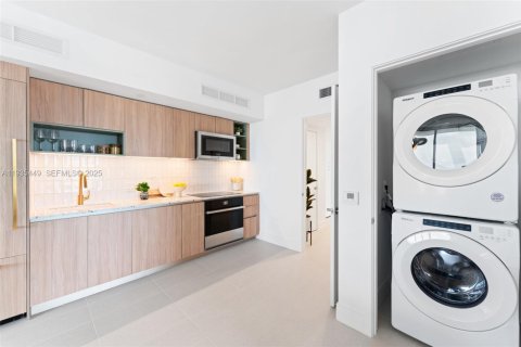 Condominio en venta en Miami, Florida, 3 dormitorios, 115.76 m2 № 1993676 - foto 30