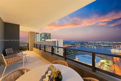Condominio en venta en Miami, Florida, 3 dormitorios, 115.76 m2 № 1993676 - foto 4