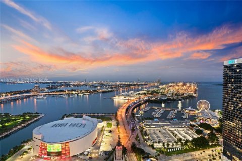 Condominio en venta en Miami, Florida, 3 dormitorios, 115.76 m2 № 1993676 - foto 2