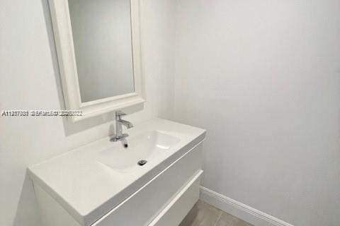 Condominio en alquiler en Weston, Florida, 1 dormitorio, 78.5 m2 № 1995918 - foto 11