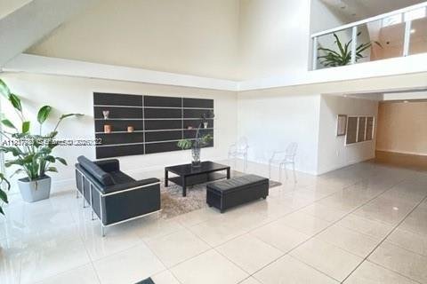 Condominio en alquiler en Weston, Florida, 1 dormitorio, 78.5 m2 № 1995918 - foto 18