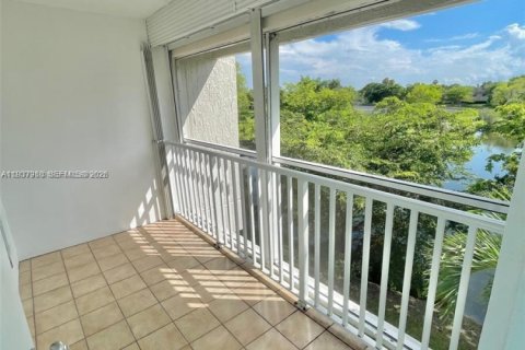 Condominio en alquiler en Weston, Florida, 1 dormitorio, 78.5 m2 № 1995918 - foto 13