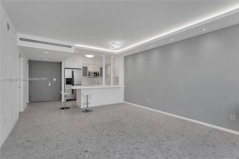 Condominio en alquiler en Miami, Florida, 1 dormitorio, 78.6 m2 № 2403729 - foto 6
