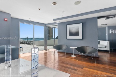 Condominio en alquiler en Miami, Florida, 1 dormitorio, 78.6 m2 № 2403729 - foto 29