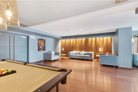 Condominio en alquiler en Miami, Florida, 1 dormitorio, 78.6 m2 № 2403729 - foto 25