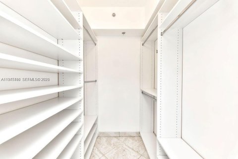 Condo in Miami Beach, Florida, 1 bedroom  № 2002529 - photo 10