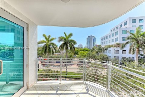 Condo in Miami Beach, Florida, 1 bedroom  № 2002529 - photo 17