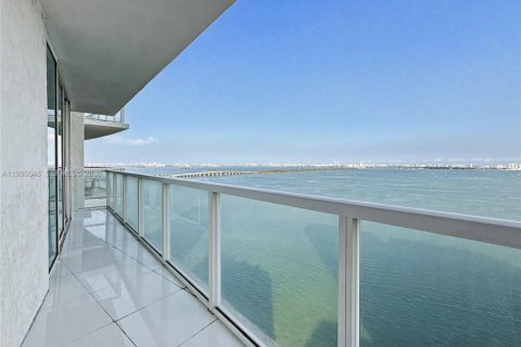 Condo in Miami, Florida, 1 bedroom № 2031975