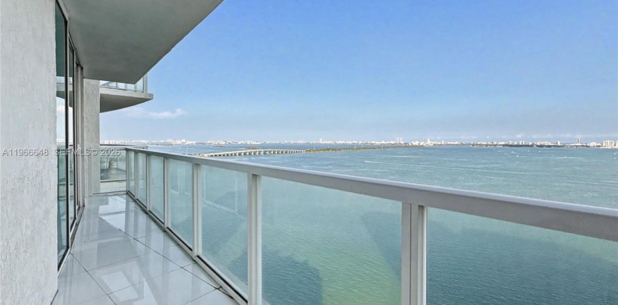 Condo in Miami, Florida, 1 bedroom  № 2031975