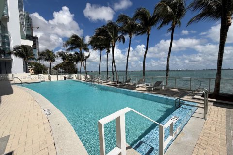 Condo in Miami, Florida, 1 bedroom  № 2031975 - photo 18