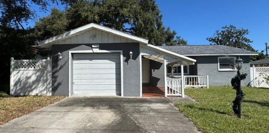 Villa ou maison à Seminole, Floride 3 chambres, 105.17 m2 № 2399091