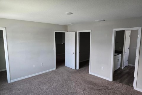 Villa ou maison à louer à Wesley Chapel, Floride: 4 chambres, 189.33 m2 № 2389372 - photo 7