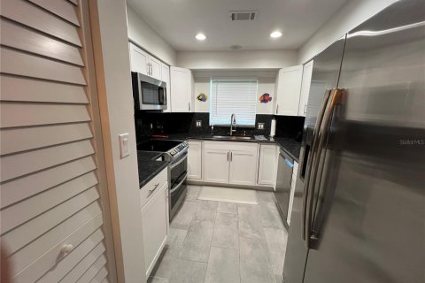 Copropriété à louer à Port Charlotte, Floride: 2 chambres, 106.84 m2 № 1637800 - photo 3