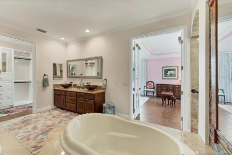 House in Sarasota, Florida 3 bedrooms, 223.06 sq.m. № 1856604 - photo 26