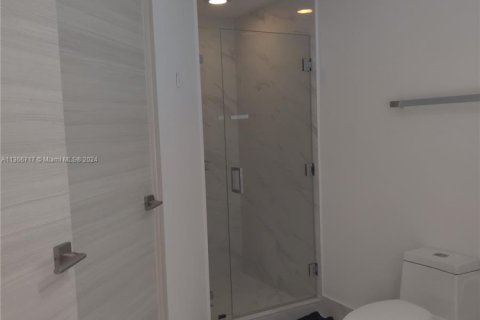 Купить кондоминиум в Майами, Флорида 2 спальни, 107.02м2, № 411597 - фото 18