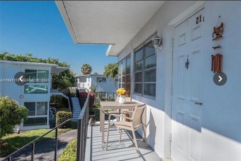 Copropriété à vendre à Fort Lauderdale, Floride: 1 chambre, 55.74 m2 № 2003336 - photo 10