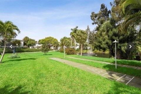 Copropriété à vendre à Fort Lauderdale, Floride: 1 chambre, 55.74 m2 № 2003336 - photo 13