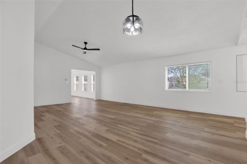 Villa ou maison à vendre à Leesburg, Floride: 2 chambres, 132.29 m2 № 2416939 - photo 9