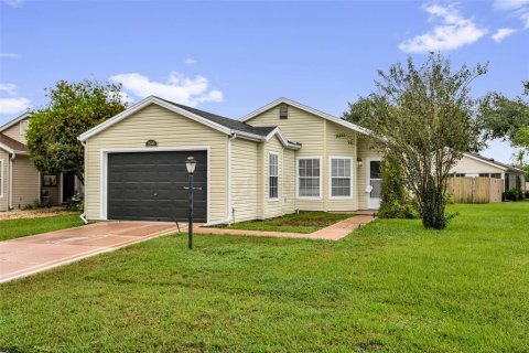Villa ou maison à vendre à Leesburg, Floride: 2 chambres, 132.29 m2 № 2416939 - photo 2