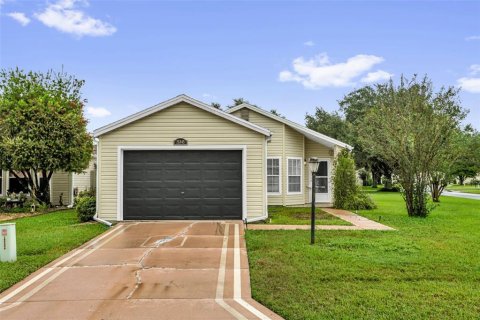 Villa ou maison à Leesburg, Floride 2 chambres, 132.29 m2 № 2416939