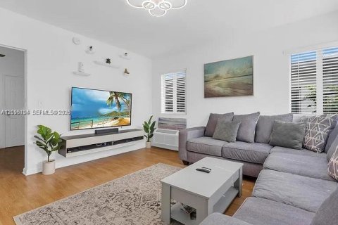 Copropriété à louer à Miami Beach, Floride: 1 chambre, 37.16 m2 № 2388062 - photo 2