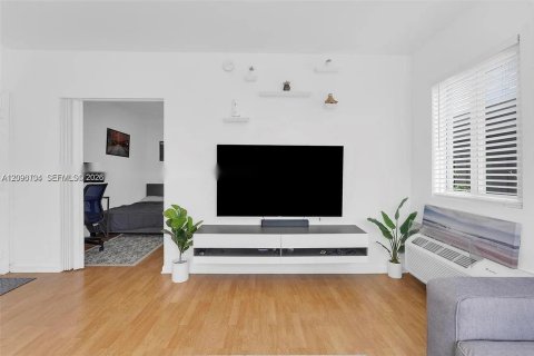 Copropriété à louer à Miami Beach, Floride: 1 chambre, 37.16 m2 № 2388062 - photo 3