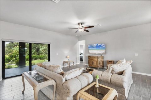 Villa ou maison à vendre à Port Charlotte, Floride: 3 chambres, 156.82 m2 № 1916943 - photo 5
