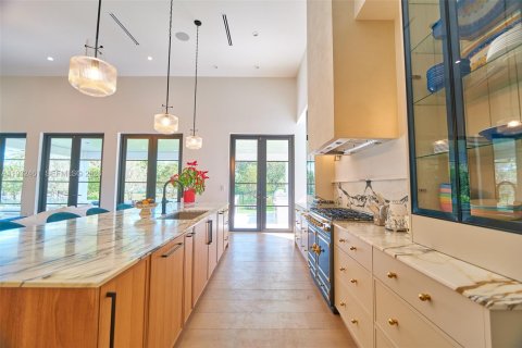 Villa ou maison à vendre à Pinecrest, Floride: 4 chambres № 2152445 - photo 3