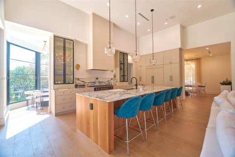 Villa ou maison à vendre à Pinecrest, Floride: 4 chambres № 2152445 - photo 2