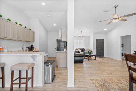 Villa ou maison à vendre à Bradenton, Floride: 3 chambres, 127.46 m2 № 2398724 - photo 13
