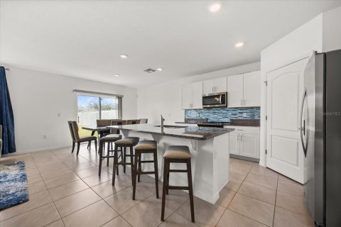 Villa ou maison à vendre à Kissimmee, Floride: 5 chambres, 248.42 m2 № 1821191 - photo 5