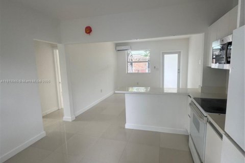 Appartement à louer à Miami, Floride: 1 chambre, 230.96 m2 № 1969292 - photo 3