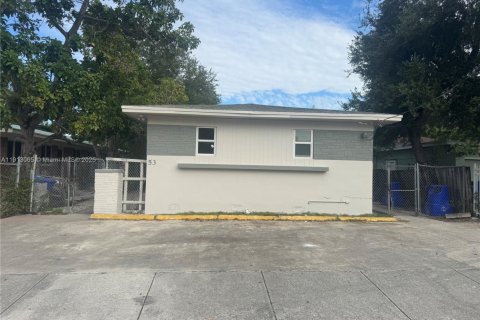 Appartement à louer à Miami, Floride: 1 chambre, 230.96 m2 № 1969292 - photo 1