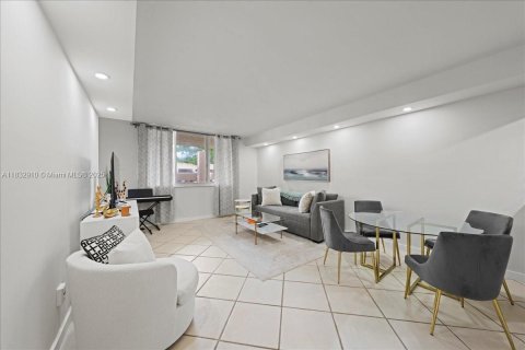 Copropriété à vendre à Miami, Floride: 1 chambre, 65.03 m2 № 1814434 - photo 1
