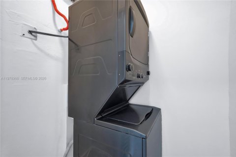 Снять в аренду виллу или дом в Норт-Майами-Бич, Флорида 1 спальня, 102.19м2, № 2046095 - фото 10