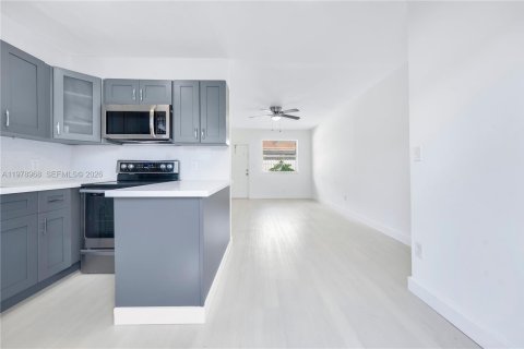 Снять в аренду виллу или дом в Норт-Майами-Бич, Флорида 1 спальня, 102.19м2, № 2046095 - фото 7