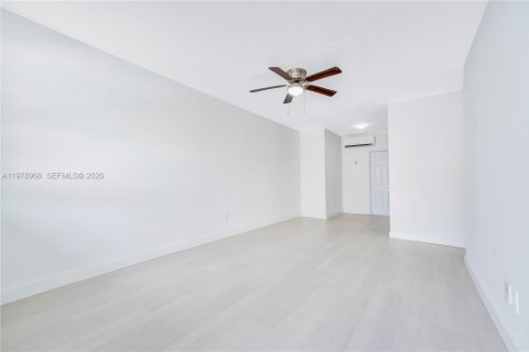 Снять в аренду виллу или дом в Норт-Майами-Бич, Флорида 1 спальня, 102.19м2, № 2046095 - фото 3