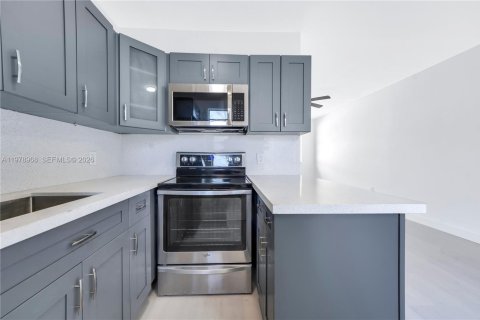 Снять в аренду виллу или дом в Норт-Майами-Бич, Флорида 1 спальня, 102.19м2, № 2046095 - фото 6