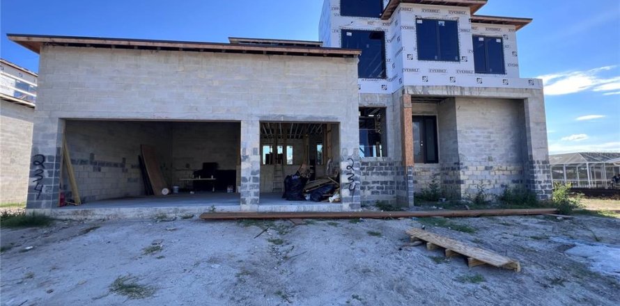 Casa en Port Charlotte, Florida 4 dormitorios, 326.55 m2 № 1673666
