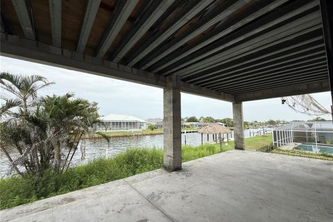 Villa ou maison à vendre à Port Charlotte, Floride: 4 chambres, 326.55 m2 № 1673666 - photo 12