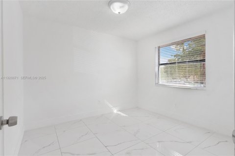 Copropriété à vendre à Hialeah, Floride: 3 chambres, 91.04 m2 № 1987643 - photo 19