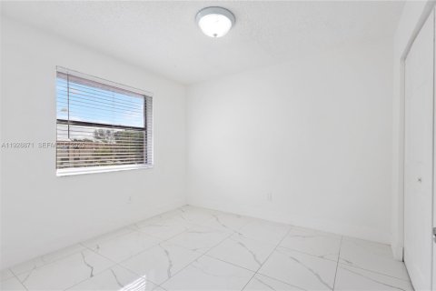 Copropriété à vendre à Hialeah, Floride: 3 chambres, 91.04 m2 № 1987643 - photo 22