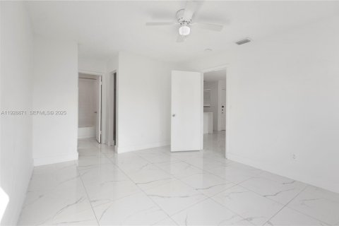 Copropriété à vendre à Hialeah, Floride: 3 chambres, 91.04 m2 № 1987643 - photo 12